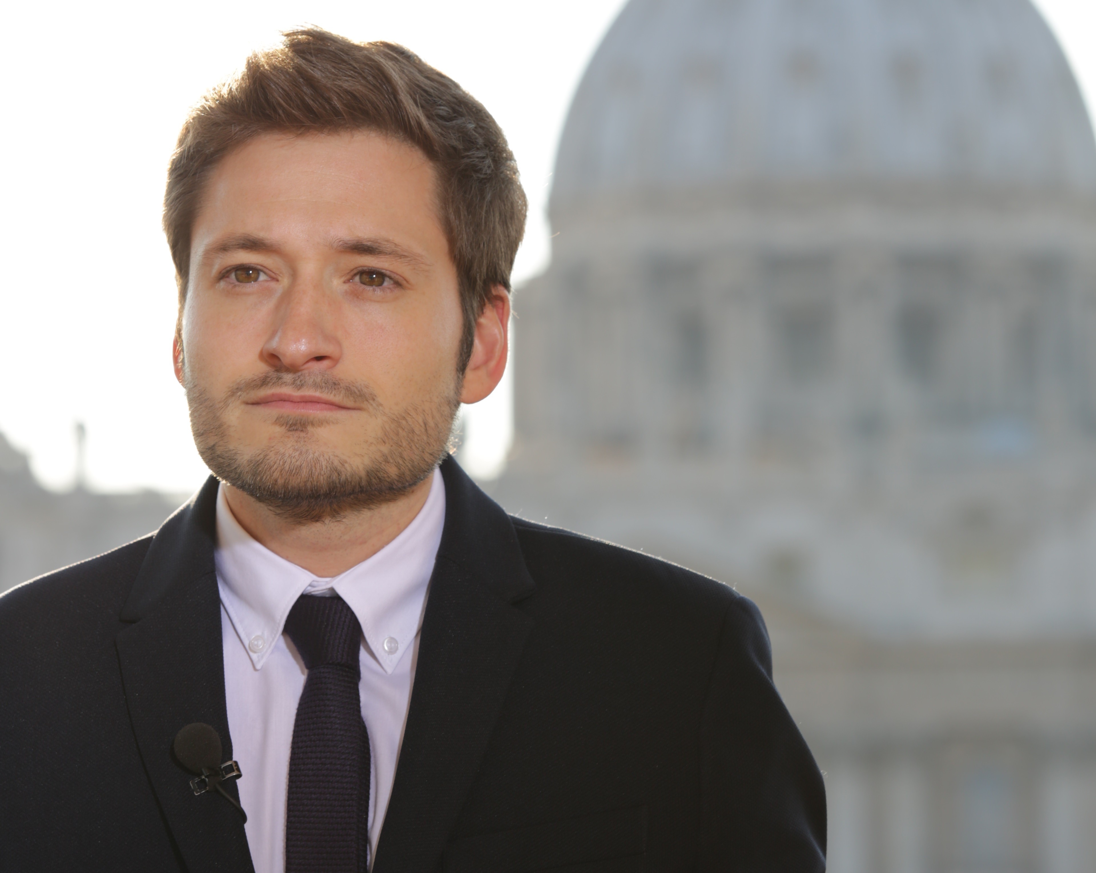 Álvaro de Juana entiende la necesidad actual del profesional de la comunicación de tocar todos los palos posibles para ganar en calidad periodística. alvaro-de-juana